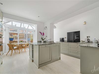 Kitchen/Breakfast Room